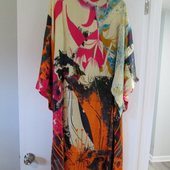 Vibrant Satin Kimono Robe SAACHI NEW - Picture 12 of 13